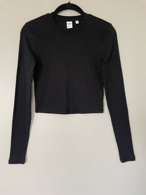 TNA Aritzia Black Long Sleeve Ribbed Crop Top
